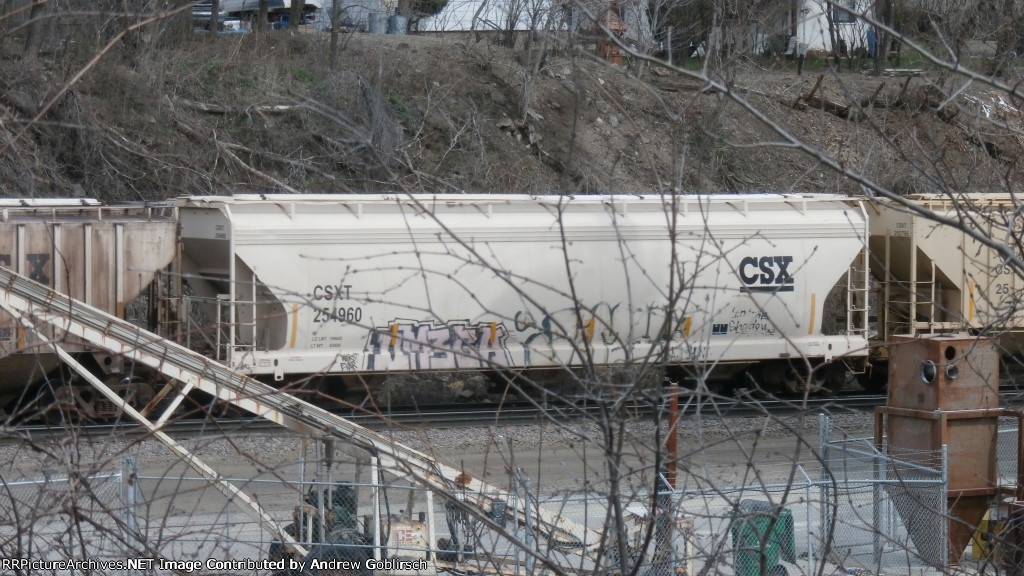 CSXT 254960 rush by